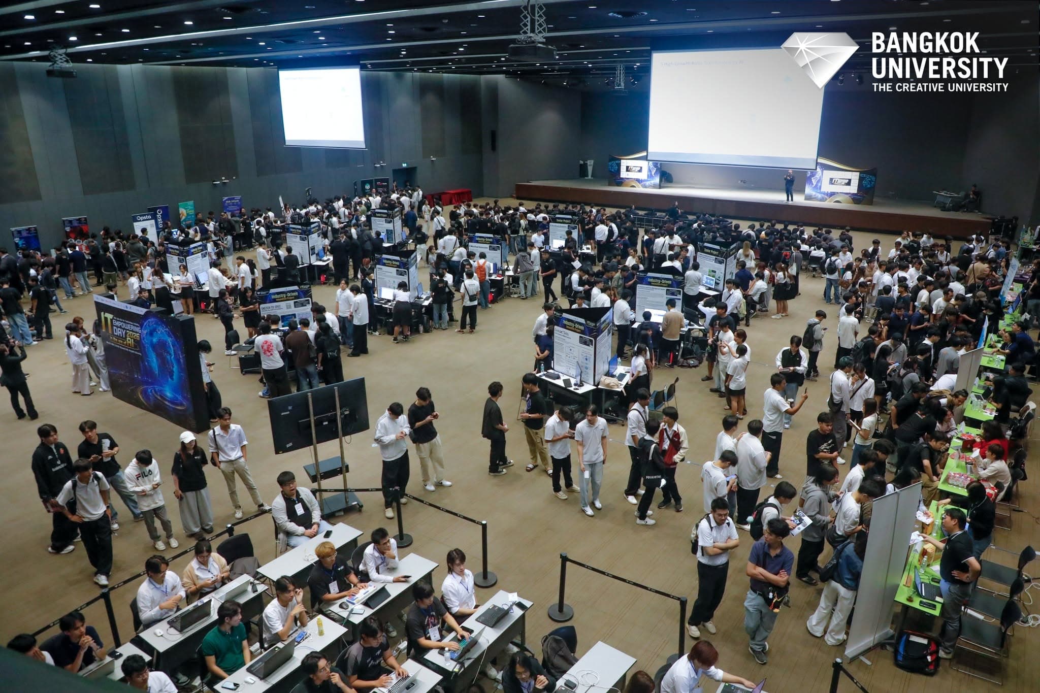 พื้นที่สำหรับภาพบูธแสดงผลงาน Smart Lab